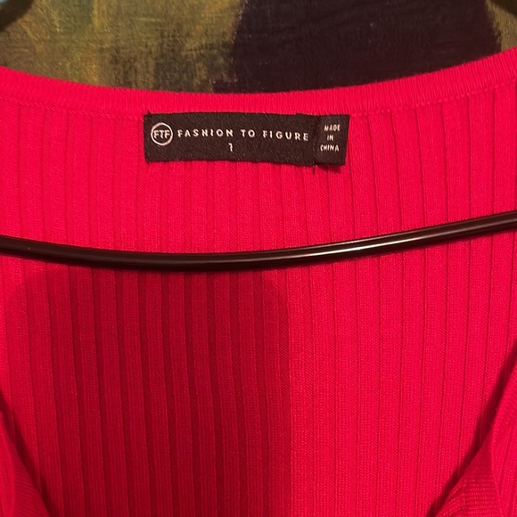 New red midi dress very stretchy women’s 1xl. Fashion to figure. - Picture 3 of 4